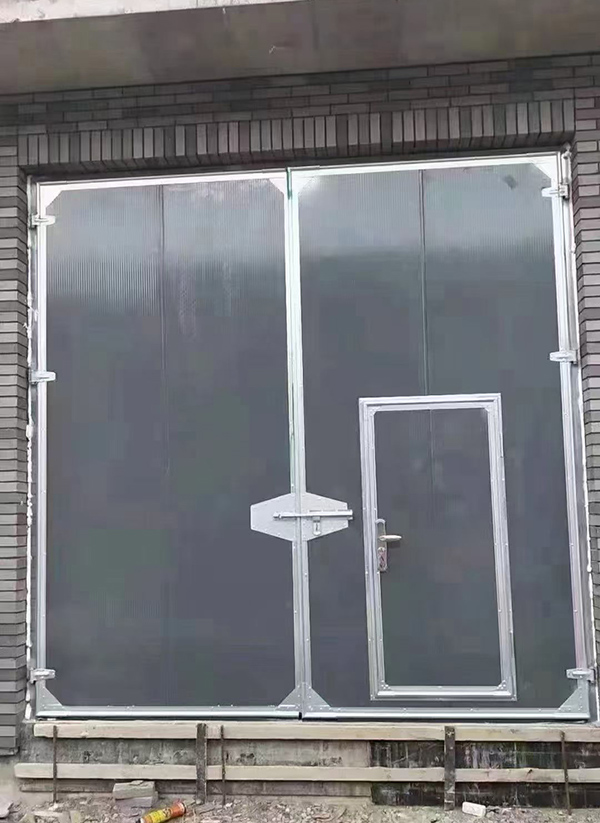 吉木乃工业平开门在大型设备制造车间的应用实例